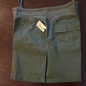 NEW WOMENS PLUS PULLON SHORTS LOT (5)